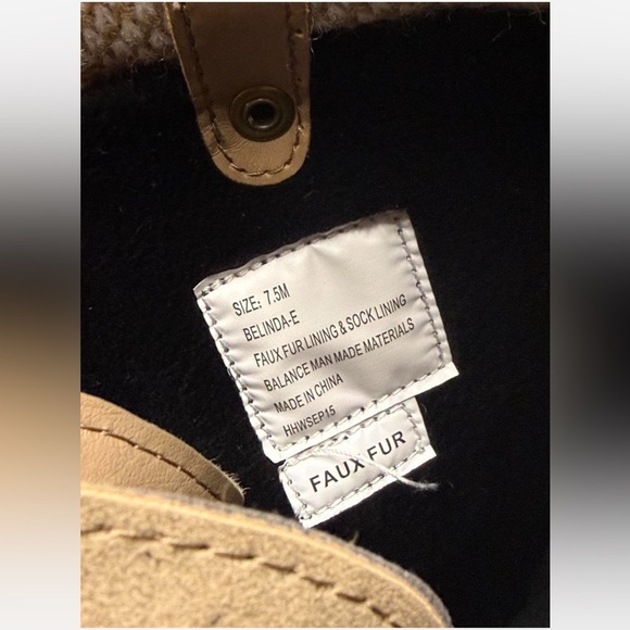 Stylish Women's Boots with Pink Laces - Picture 4 of 7